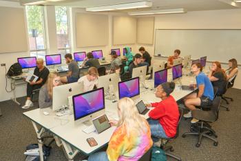 Students sitting in a mac lab at ChattState